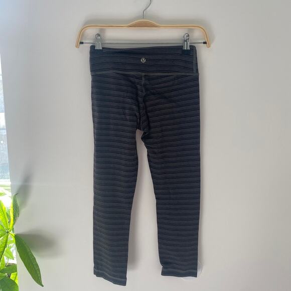Lululemon Gray Stripe Wunder Under Crop Leggings Size 2 - Picture 4 of 4